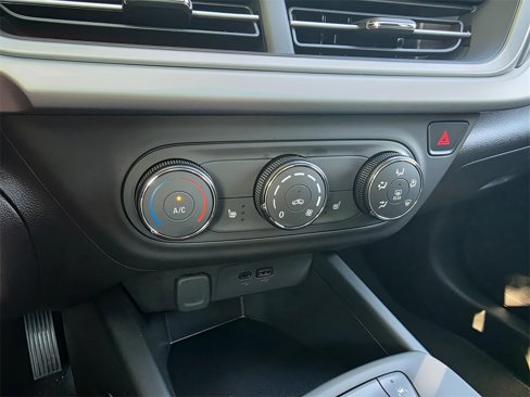 New 2025 Chevrolet Trax RS w/ Sunroof Package image 24