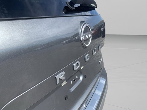 Used 2022 Nissan Rogue SV image 41