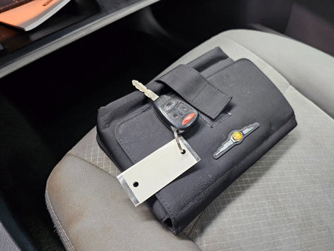 Used 2007 Chrysler 300 image 24