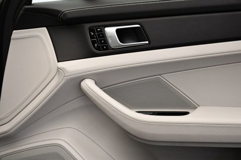 Certified 2018 Porsche Panamera 4S image 47