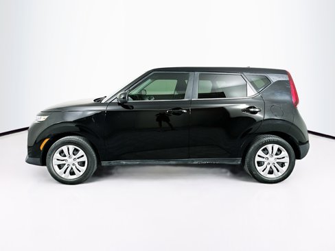 Used 2022 Kia Soul LX image 4