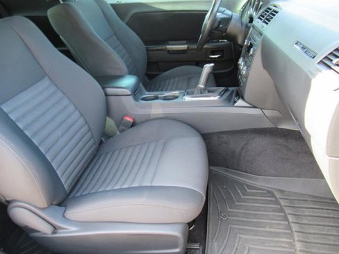 Used 2014 Dodge Challenger R/T image 10