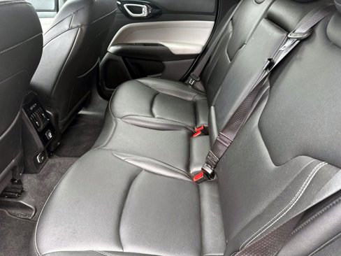 Used 2025 Jeep Compass Limited image 6