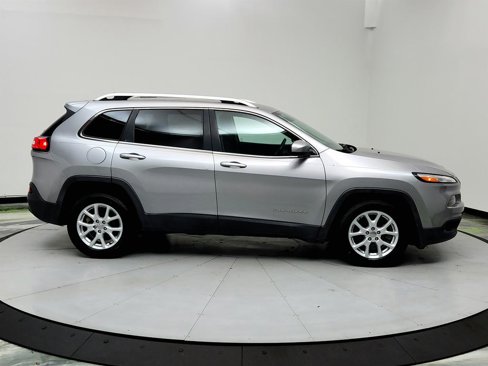 Used 2017 Jeep Cherokee Latitude image 4