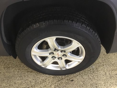 Used 2019 GMC Acadia SLE w/ LPO, Floor Liner Package image 12
