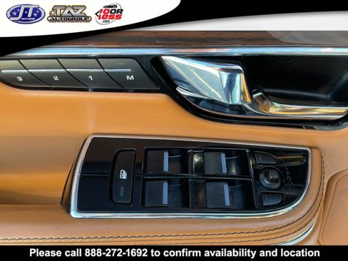 Used 2012 Jaguar XJ image 10