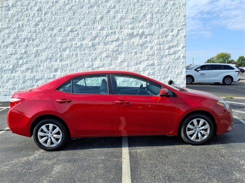 Used 2016 Toyota Corolla LE image 2