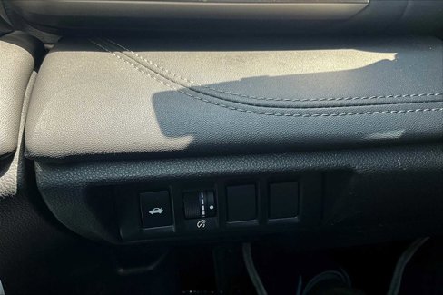 Used 2022 Subaru Legacy Limited image 35