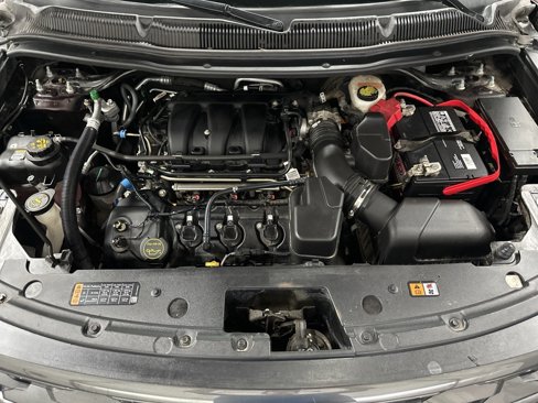 Used 2018 Ford Explorer XLT w/ Equipment Group 202A image 39