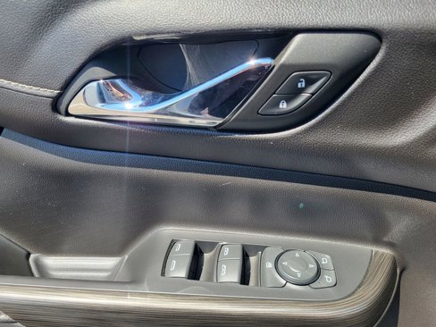 Used 2023 GMC Acadia SLT image 15