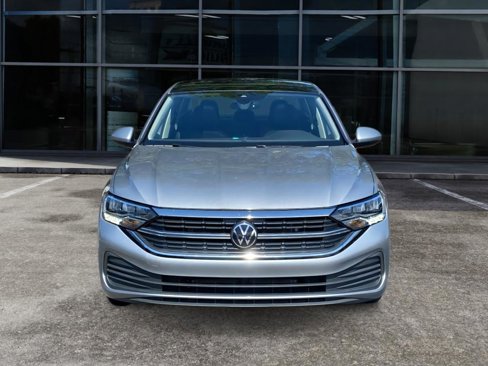 Used 2024 Volkswagen Jetta SE image 5