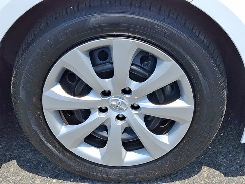Certified 2023 Toyota Corolla LE image 9