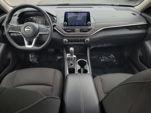 Used 2024 Nissan Altima 2.5 SV image 12