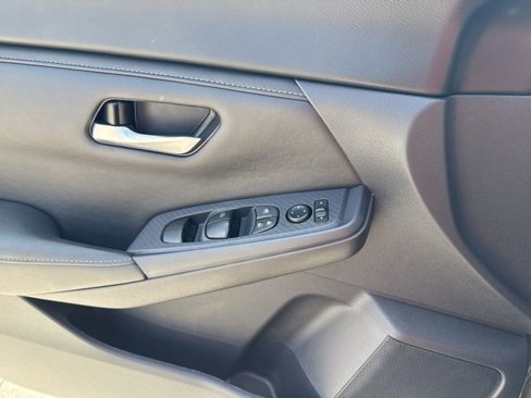 Used 2024 Nissan Sentra SV w/ Trunk Package image 19