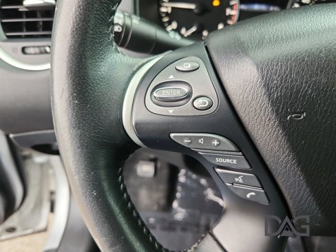 Used 2019 Nissan Pathfinder SV image 30