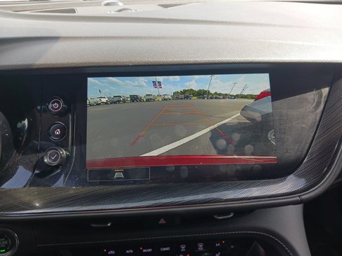 Used 2023 Buick Envision Essence image 19