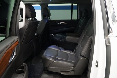 Used 2020 Cadillac Escalade ESV Luxury w/ LPO, Radiant Package image 23