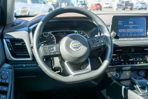 Used 2021 Nissan Rogue SV image 13