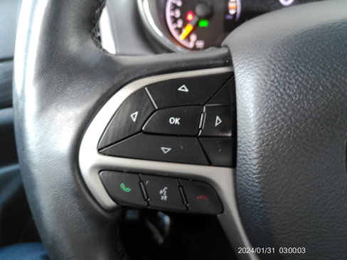 Used 2019 Jeep Grand Cherokee Laredo image 29