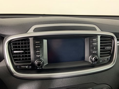 Used 2020 Kia Sorento LX w/ LX I4 Convenience Package image 11