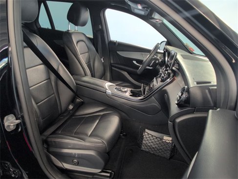 Used 2019 Mercedes-Benz GLC 300 4MATIC image 17