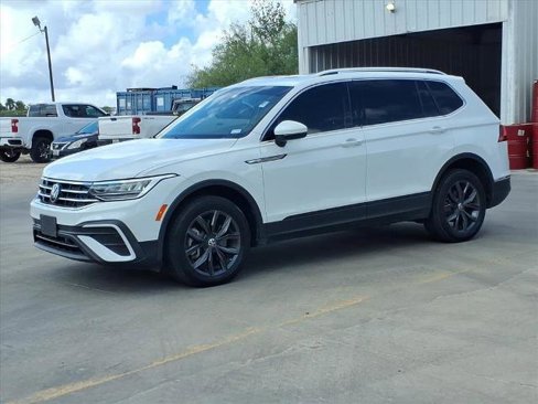 Used 2022 Volkswagen Tiguan SE image 3
