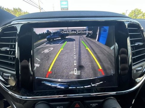 Used 2019 Jeep Grand Cherokee Limited image 15