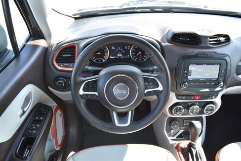 Used 2016 Jeep Renegade Limited image 25