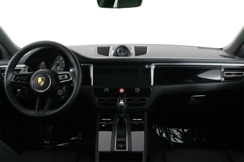 Certified 2025 Porsche Macan image 11