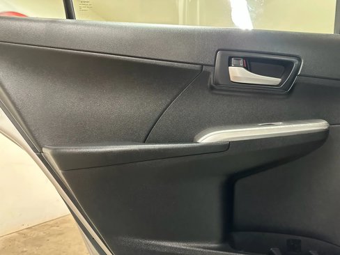 Used 2014 Toyota Camry SE image 35