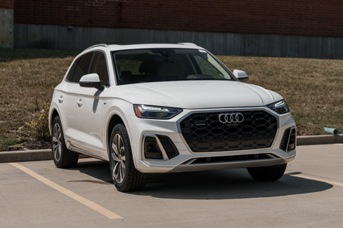 Used 2022 Audi Q5 2.0T Premium Plus w/ Premium Plus Package image 2