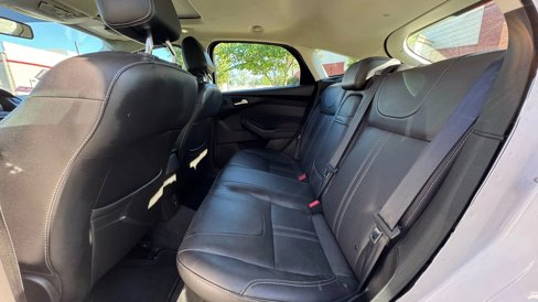 Used 2012 Ford Focus Titanium image 17