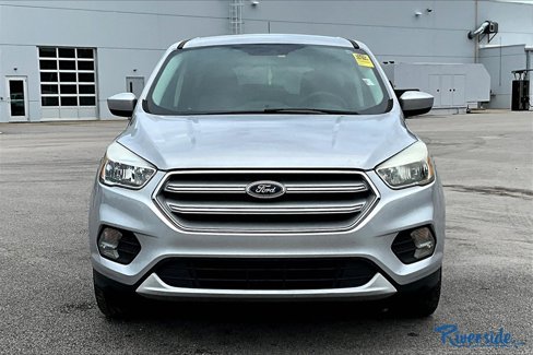 Used 2019 Ford Escape SE image 2