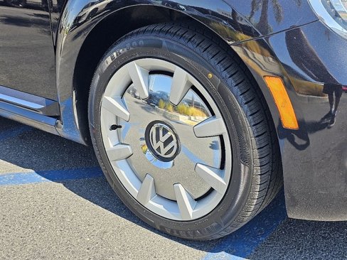 Used 2018 Volkswagen Beetle 2.0T SE w/ SE Premium Package image 8