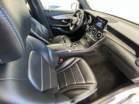 Used 2019 Mercedes-Benz GLC 300 image 15