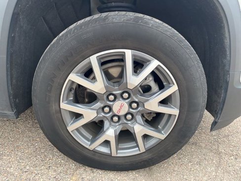 Used 2023 GMC Acadia SLT image 47