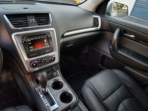 Used 2015 GMC Acadia SLT image 10