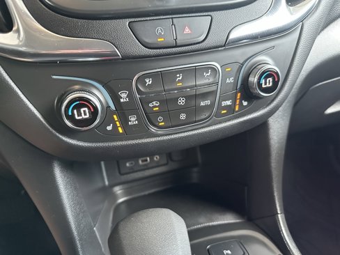 Used 2022 Chevrolet Equinox LT image 24