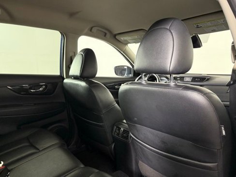 Used 2020 Nissan Rogue SL image 32