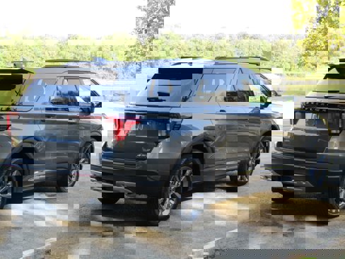 New 2025 Ford Explorer Active image 4