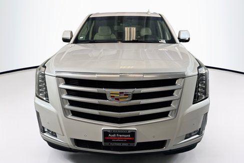 Used 2018 Cadillac Escalade ESV Premium Luxury image 2