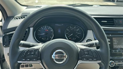 Used 2018 Nissan Rogue Sport SV image 18