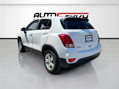 Used 2020 Chevrolet Trax LS w/ Tint and Cruise Package image 5