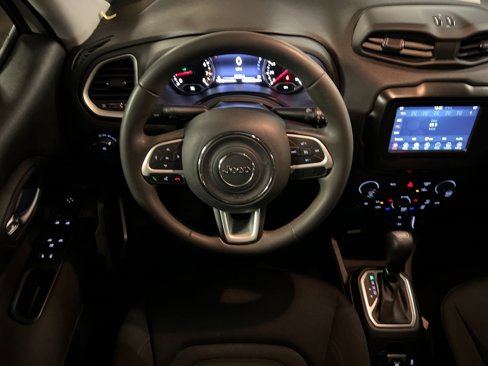 Certified 2021 Jeep Renegade Latitude w/ Sun & Sound Group image 13
