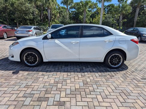 Used 2018 Toyota Corolla LE image 8