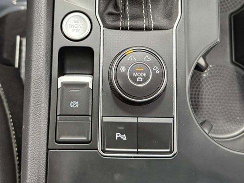 Used 2021 Volkswagen Atlas SE w/ Panoramic Sunroof Package image 27