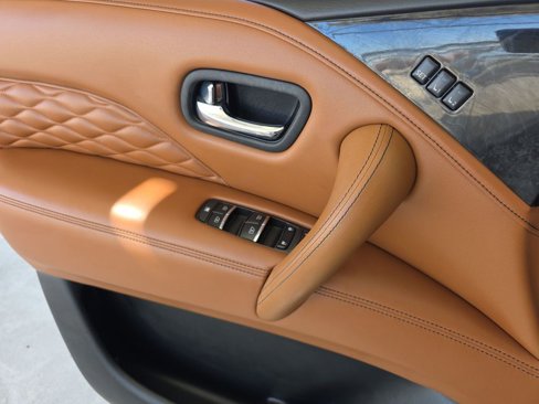 Used 2018 INFINITI QX80 4WD w/ Deluxe Technology Package image 24