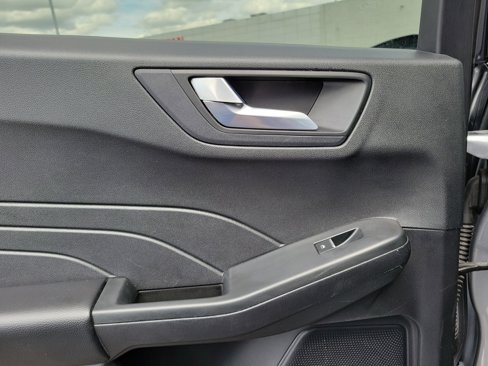 Used 2022 Ford Escape SEL image 12