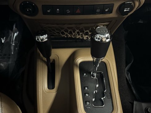 Used 2018 Jeep Wrangler Unlimited Sahara image 22