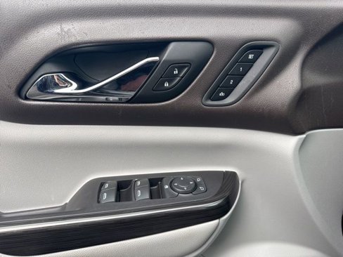 Used 2018 GMC Acadia SLT image 11